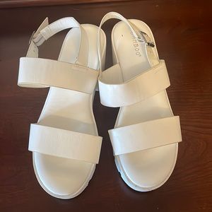 Bamboo brand Size 8.5 White Heeled Sandal